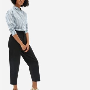 EVERLANE UTILITY BARREL PANT. SIZE 00.